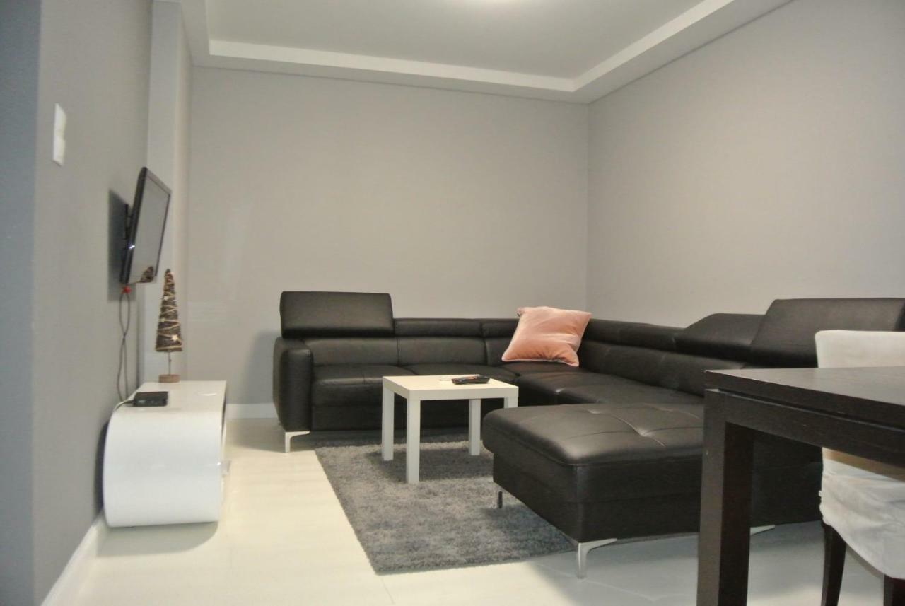 Apartamenty Centrum- Kochanowskiego -Dawniej Two-Bedroom Apartment Zielona Góra Exterior foto